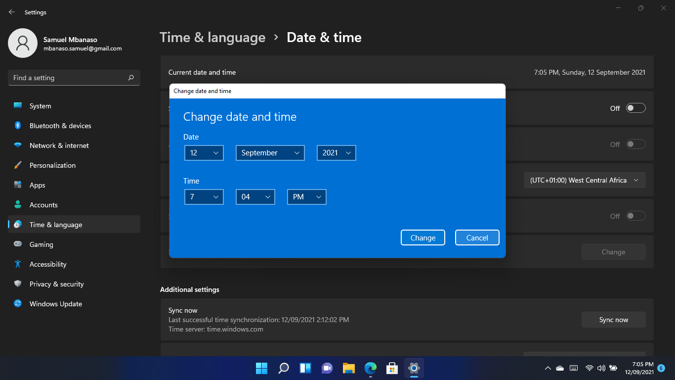 Set date and time using Windows 11's Settings