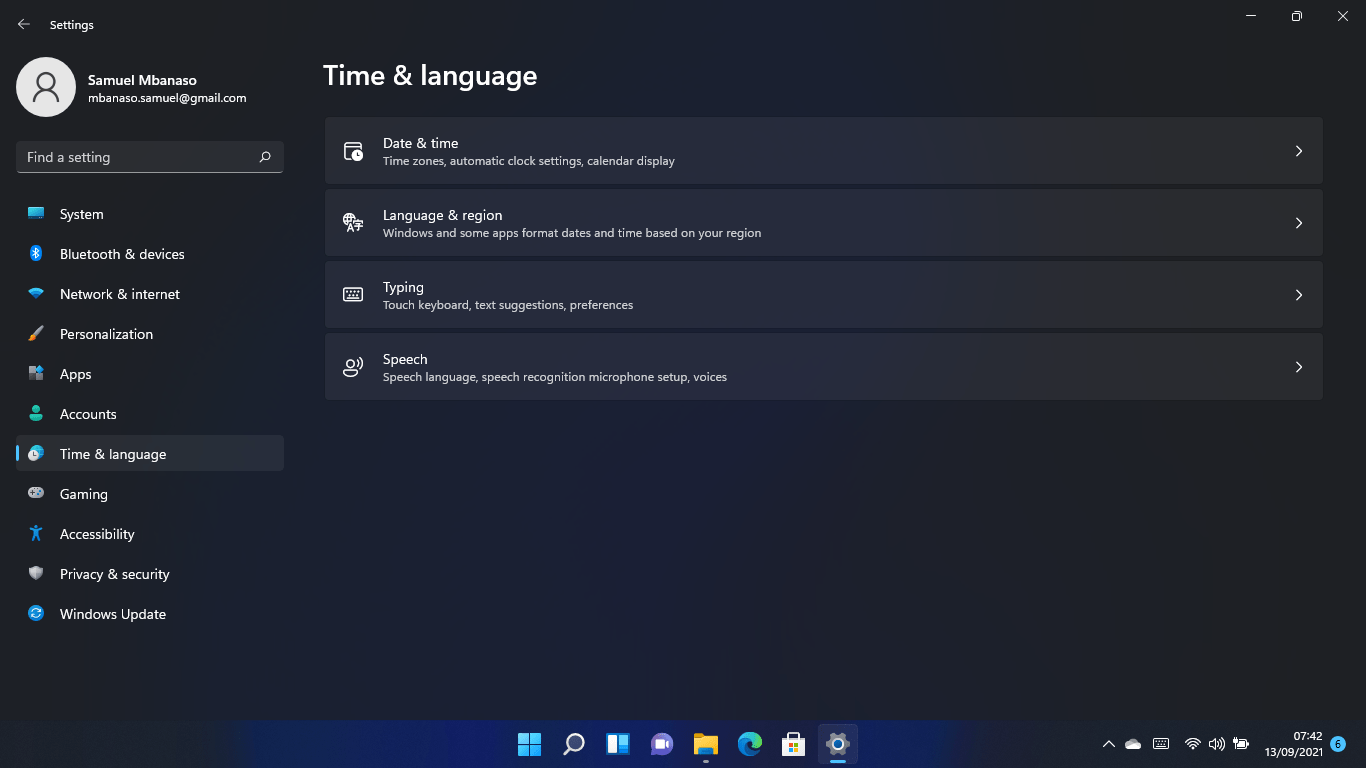 How to set up time zone manually on Windows 11?